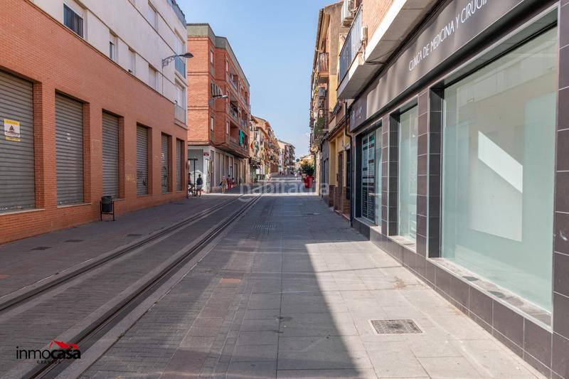 Foto f2b46302-f128-4ab7-a089-f0bb86011fab. Local comercial en calle doctor fleming 1 local comercial en esquina en el centro en Armilla