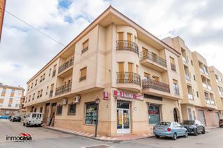 Edifici a Calle paz 8. Edificio en huetor tajar, con supermercado, vivienda y mas de 60