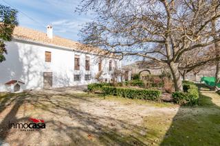 Maison à Arenas del Rey. Vivienda en fornes