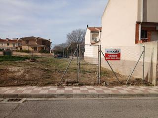 Terreno residencial en San Miguel. Maravillosa parcela al lado del centro comercial nevada shopping