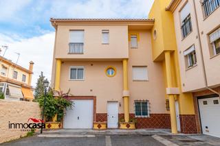 Casa adossada a Ogíjares