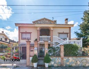 Xalet a Altos de la Zubia. Villa turistica para alojamiento rural por habitaciones ideal pa