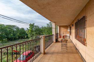 Flat in Fargue. Amplio piso con vistas al campo