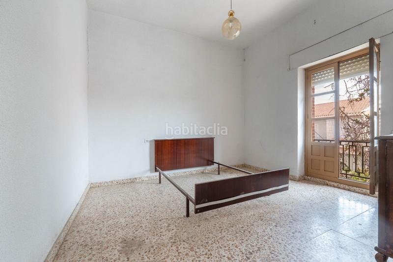 Foto 27aa4107-d143-4733-9282-7f6d636925db. Casa adosada se vende parcela en el centro de cullar vega con edificación en Cúllar Vega