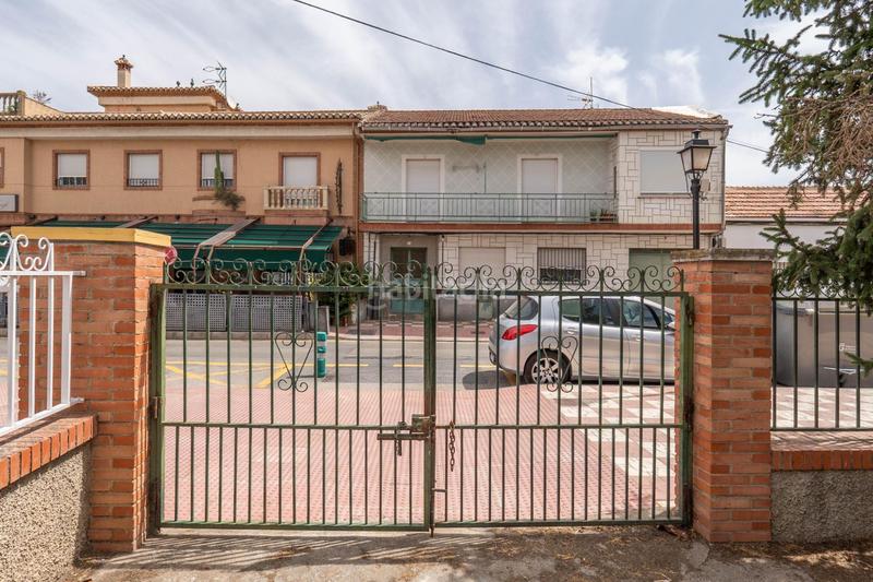 Foto 3e5edacd-12e7-4b84-9f91-192bc855b888. Casa adosada se vende parcela en el centro de cullar vega con edificación en Cúllar Vega