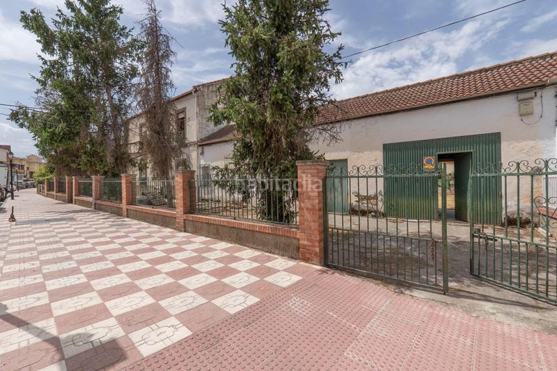 Foto 53f74257-df1c-44aa-a03a-bb63b41d6f33. Casa adosada se vende parcela en el centro de cullar vega con edificación en Cúllar Vega
