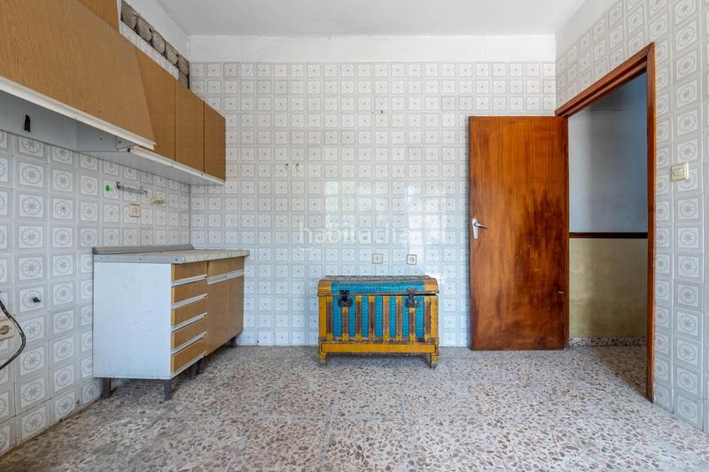 Foto 61ba2125-48fd-4cd1-b816-38b18de8a4b3. Casa adosada se vende parcela en el centro de cullar vega con edificación en Cúllar Vega