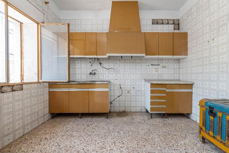 Foto 955c1cc3-9f36-4029-ba82-98648d33ce96. Casa adosada se vende parcela en el centro de cullar vega con edificación en Cúllar Vega