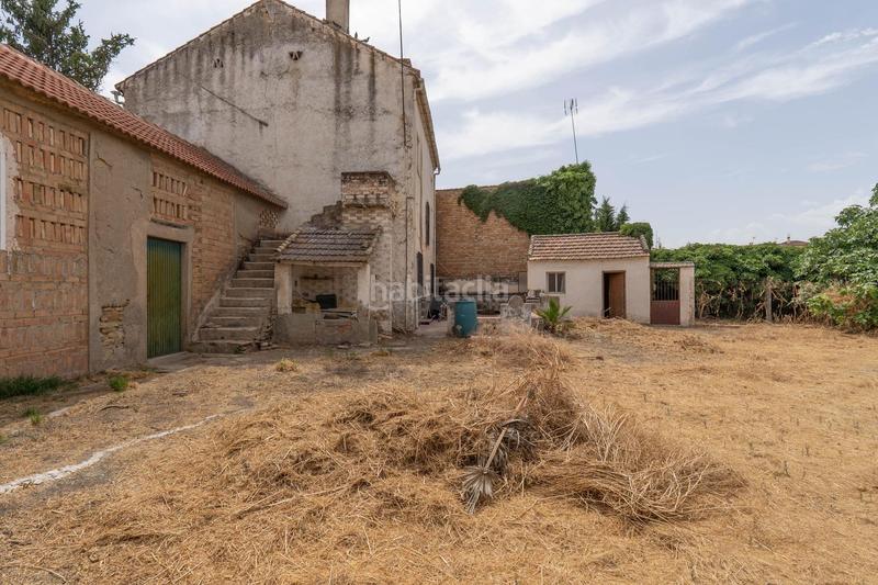 Foto a0fe9ab9-89a9-4ed0-a86c-195d3bfe4e0b. Casa adosada se vende parcela en el centro de cullar vega con edificación en Cúllar Vega