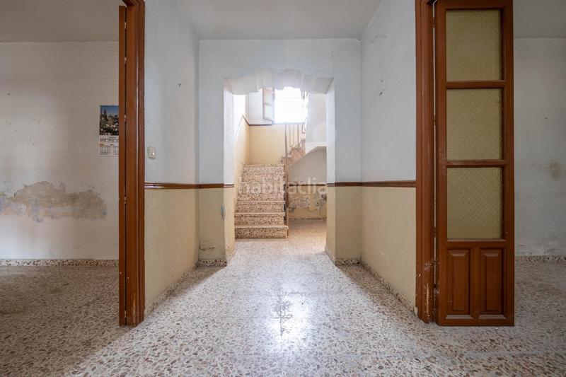 Foto bf860b81-f0e4-4502-b182-b4e3bb21e11f. Casa adosada se vende parcela en el centro de cullar vega con edificación en Cúllar Vega