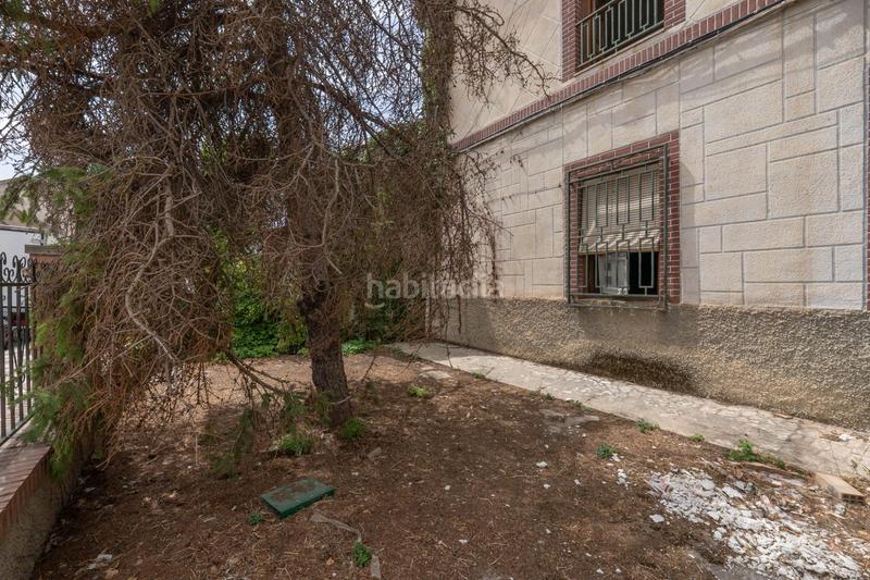 Foto d37e15f4-9666-4130-8806-e086357633e7. Casa adosada se vende parcela en el centro de cullar vega con edificación en Cúllar Vega