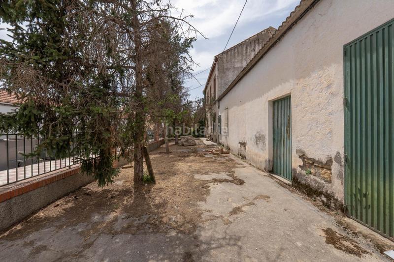 Foto fa254550-648e-4fb1-bf35-cf86a467ace2. Casa adosada se vende parcela en el centro de cullar vega con edificación en Cúllar Vega