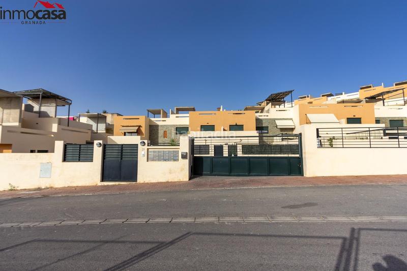 Foto 44767475-25dd-48f7-82e2-c80899fc305f. Casa pareada  con garaje doble y piscina en las gabias en Gabias (Las)