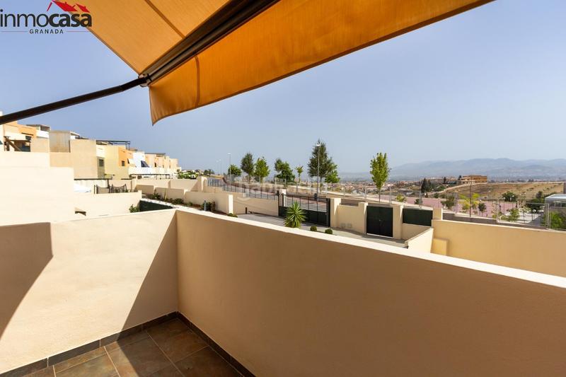 Foto c4f94f02-d63e-4069-b59c-93c2e148c238. Casa pareada  con garaje doble y piscina en las gabias en Gabias (Las)