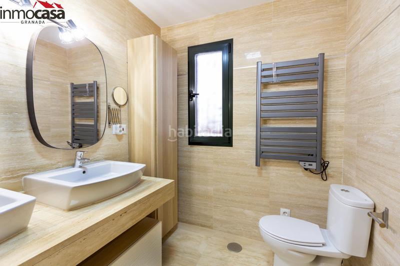 Foto e9dd9d63-1bc7-4c26-9100-e2567ef4c9f5. Casa pareada  con garaje doble y piscina en las gabias en Gabias (Las)