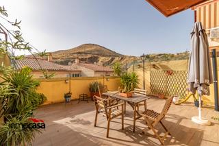 Piso en Cenes de la Vega. Gran terraza, patio y luz natural en la zona más tranquila de ce