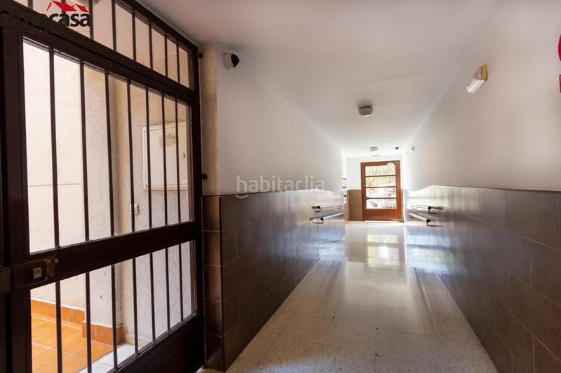 Foto 1fc3bf25-b9b8-4591-bf38-aadae9da27aa. Piso oportunidad piso con cochera zona parque de bomberos norte en Granada