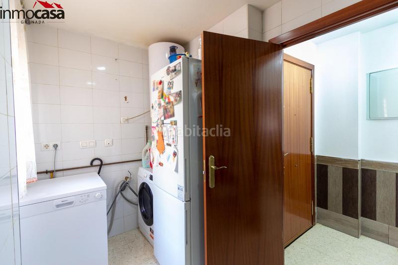 Foto aa30534a-6dfd-4df2-b0aa-06be30abf586. Piso oportunidad piso con cochera zona parque de bomberos norte en Granada