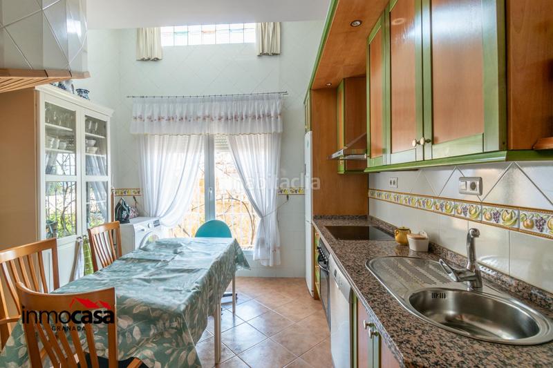 Foto b36f22bb-c527-42c6-bb76-edc08cb1d0f1. Chalet villa turistica para alojamiento rural por habitaciones ideal para profesionales en Zubia (La)