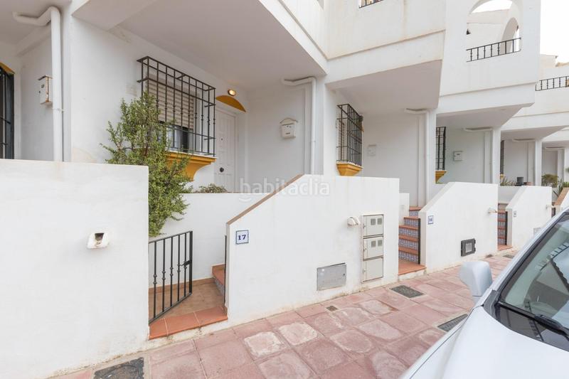 Foto 9c87a399-2d9e-4f81-8602-7ce72d66a4f8. Casa adosada preciosa casa en la urbanización de la perla en Motril