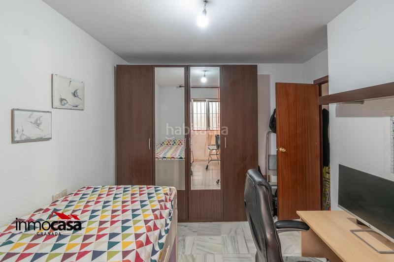 Foto 5df1dfc1-58ed-4aa3-b9de-abeb08069fd4. Piso gran terraza, patio y luz natural en la zona más tranquila de cenes en Cenes de la Vega