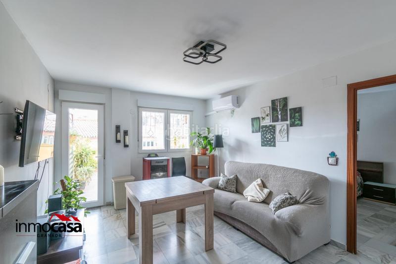 Foto cb075ace-4e37-412e-8486-08709c4dc271. Piso gran terraza, patio y luz natural en la zona más tranquila de cenes en Cenes de la Vega