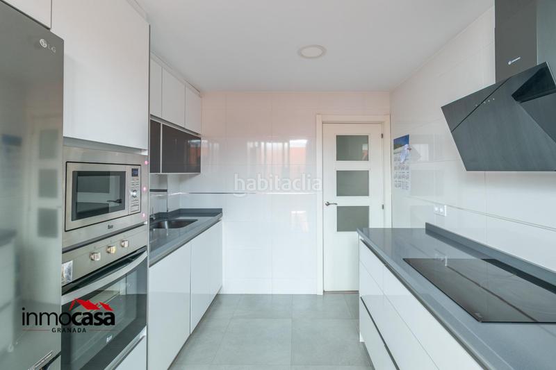 Foto 2a0f187c-889a-4a84-9a20-7ff91a3dd152. Semi detached house with parking in Avda. De los Ogíjares Armilla