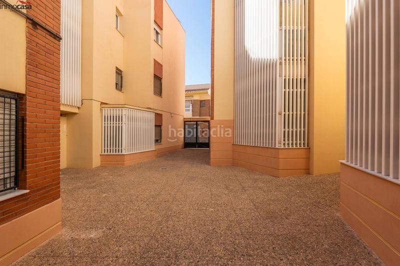 Foto c8ca7fae-07e5-4391-9981-0e5497f05cc2. Alquiler piso 600 euros, comunidad incluida, dos dormitorios, amueblado y con garaje. en Motril