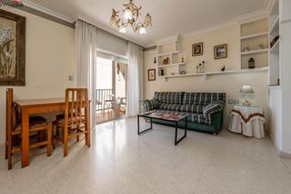 Miete Etagenwohnung in Calle m ant-caramba 45. 700 euros, comunidad incluida,  dos dormitorios, amueblado y con