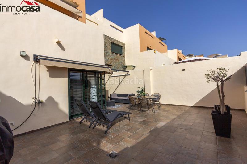 Foto 529b1395-fb8a-4069-9e94-6a469e27ce40. Casa pareada  con garaje doble y piscina en las gabias en Gabias (Las)