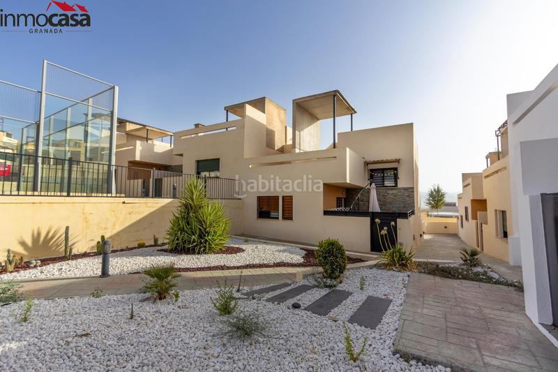 Foto a33f6361-7c5a-4c92-88b8-b70ddccf2e4c. Casa pareada  con garaje doble y piscina en las gabias en Gabias (Las)