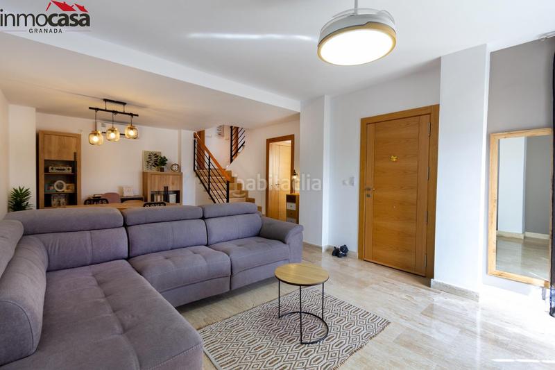 Foto b85d8659-5966-48f4-ac29-6e1c570d3a90. Casa pareada  con garaje doble y piscina en las gabias en Gabias (Las)