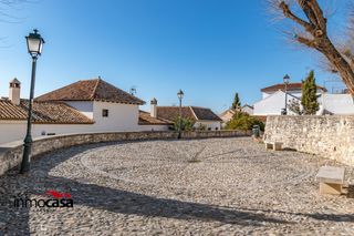Casa  De li�an. Encantadora vivienda en el albayz�n  un rinc�n de historia y bel