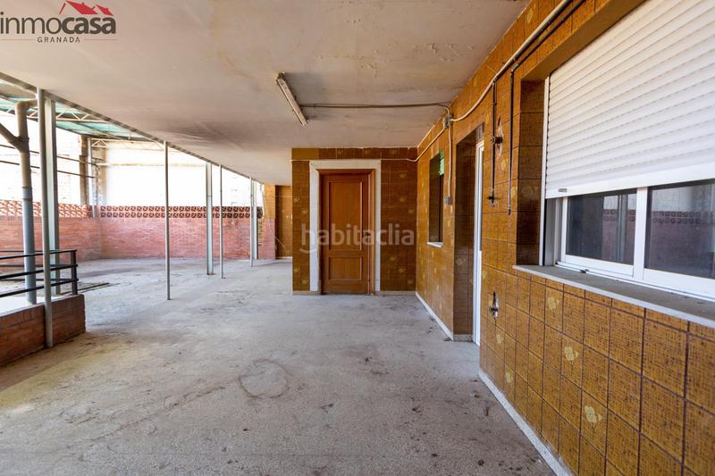 Foto 30728c60-e958-42d6-a87c-9a563f5d9f61. Casa  de 6 dormitorios con local y terraza de 100 m2 en Armilla