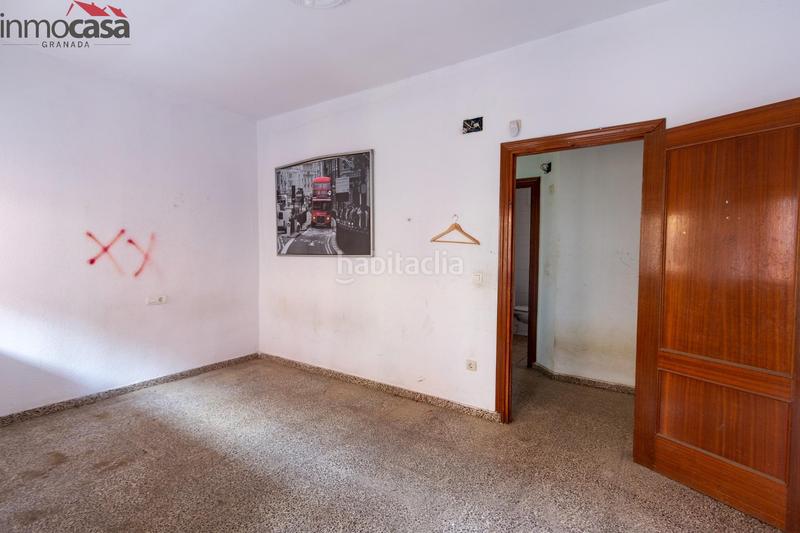 Foto 3ddabd79-c820-4924-a994-33e1670a7920. Casa  de 6 dormitorios con local y terraza de 100 m2 en Armilla