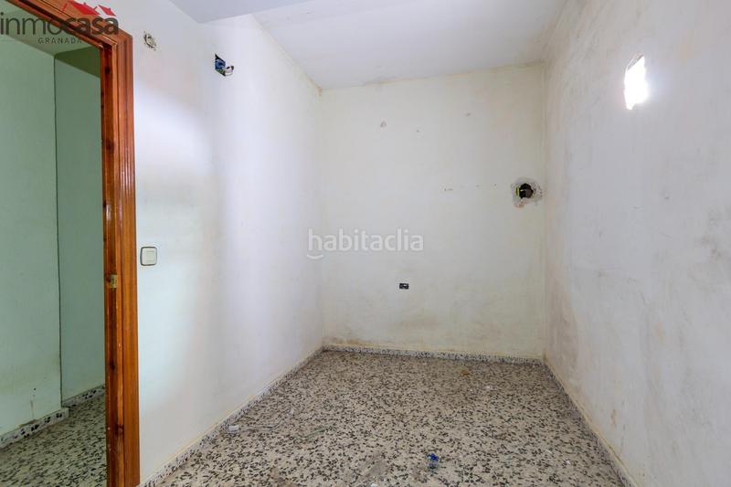 Foto 6cfdde16-fc8d-44d1-87bf-34e4630e5c4a. Casa  de 6 dormitorios con local y terraza de 100 m2 en Armilla
