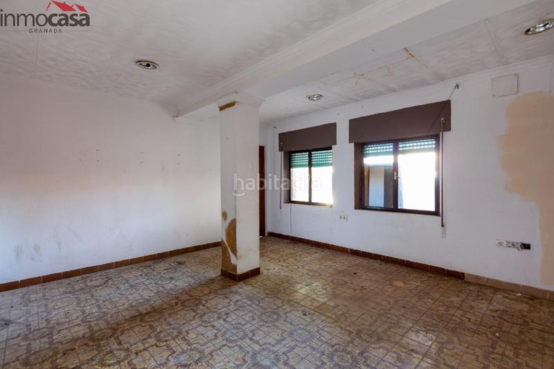 Foto 820558c0-bd0a-4b91-b4d4-c5b5d486701d. Casa  de 6 dormitorios con local y terraza de 100 m2 en Armilla