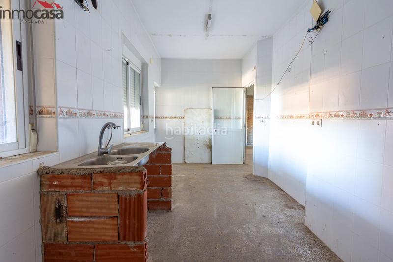 Foto c27deb1e-9e33-496c-941f-4b852828a9ec. Casa  de 6 dormitorios con local y terraza de 100 m2 en Armilla