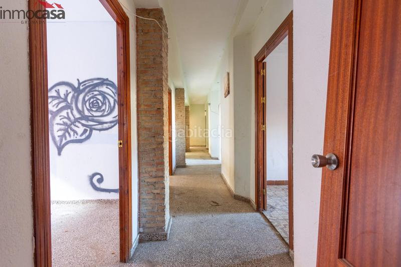 Foto e9997d69-fe6b-4ba2-9d28-a1245fc7d56d. Casa  de 6 dormitorios con local y terraza de 100 m2 en Armilla