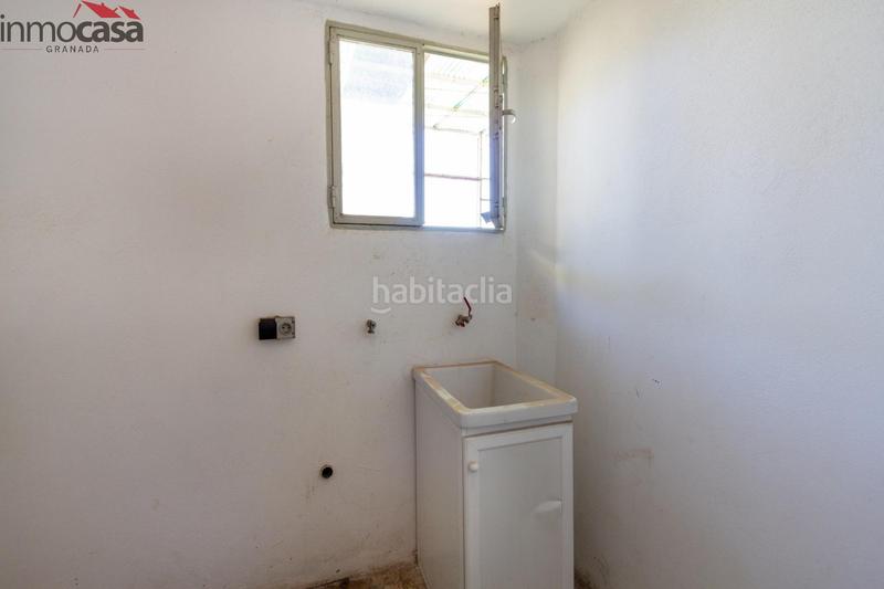 Foto f8deffe2-c418-4910-a71b-d644b926d13e. Casa  de 6 dormitorios con local y terraza de 100 m2 en Armilla