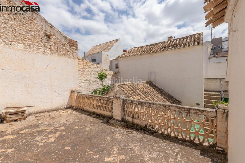 Foto a6a8a8f7-4b15-4cbb-81d9-52784f8a7f69. Casa pareada chalet pareado para reformar en la zubia!!! en Zubia (La)