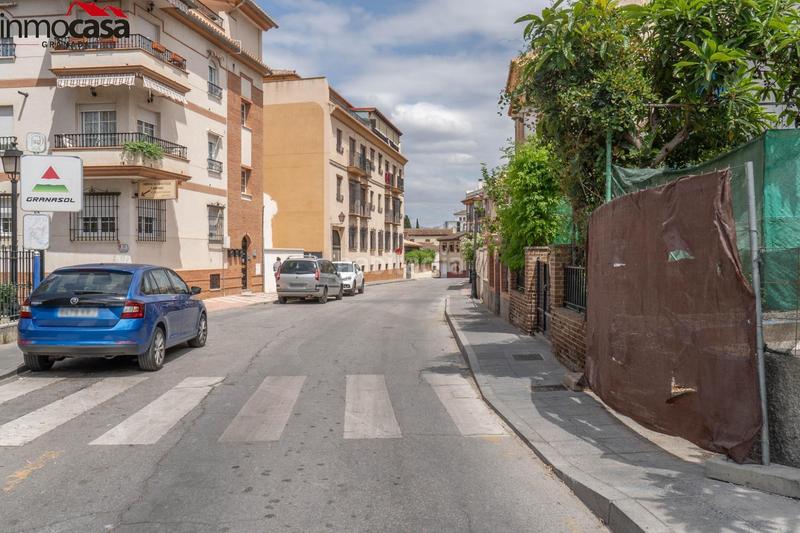Foto f4be4d1c-b250-400b-8c05-3fa4cb219eda. Casa pareada chalet pareado para reformar en la zubia!!! en Zubia (La)