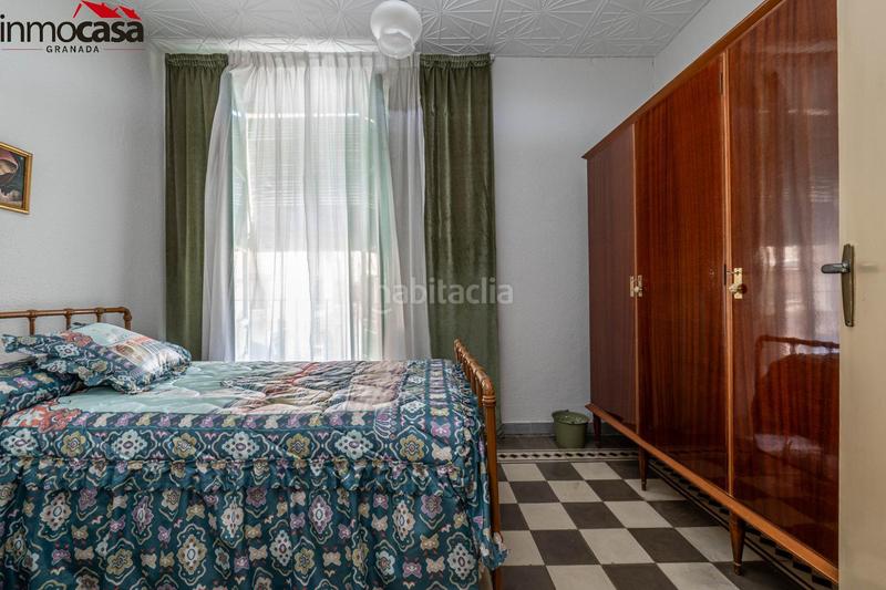 Foto fad57524-33d0-48a8-8831-f834116cb947. Casa pareada chalet pareado para reformar en la zubia!!! en Zubia (La)