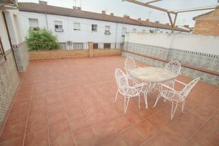 Rent Semi detached house in San Miguel. 750 euros, cuatro dormitorios, con amplia terraza, y garaje,