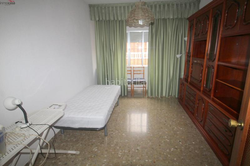 Foto 026b4c8d-f13b-4e99-bea3-6600a72ace1f. Alquiler casa adosada 795 euros casa junto mercadona, con garaje cerca metro, todos los servicios en Armilla