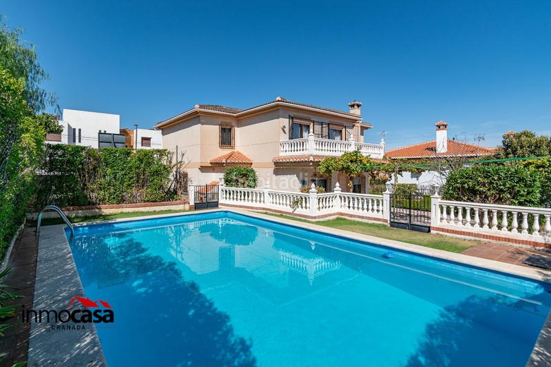 Foto 1424985d-2ff5-4207-841e-5552a82e3837. Chalet  en urbanizacion nueva otura!!!!!!! en Villa de Otura