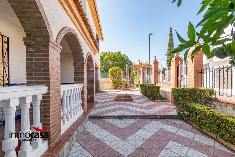 Foto 7ef8286f-09f9-425f-9935-bf40a9c0d602. Chalet  en urbanizacion nueva otura!!!!!!! en Villa de Otura