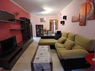 Miete Etagenwohnung in San Antón. Piso de 3 dormitorios con terracita en armilla