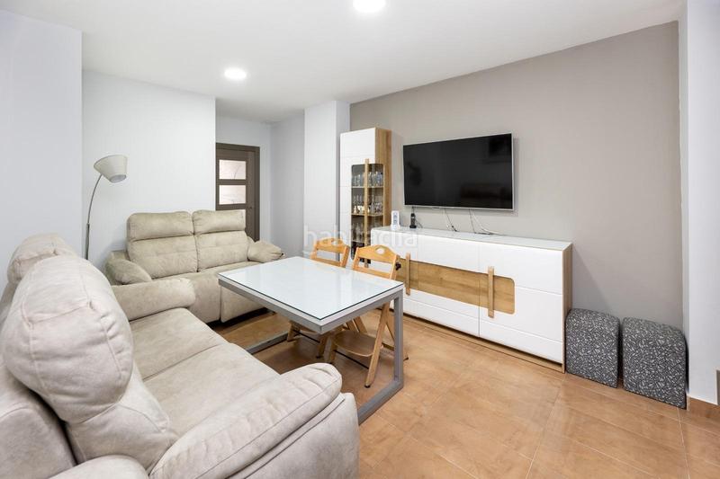 Foto 81cce111-f90a-4aa2-99a1-d13b27cd403b. Casa con riscaldamento parcheggio in Avda. De los Ogíjares Armilla