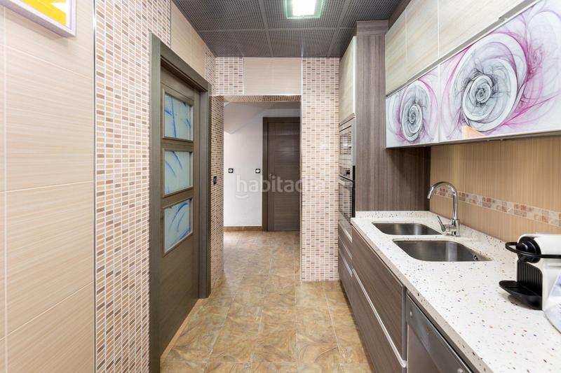 Foto 94c55e5b-1001-4d0e-9ad5-8c32081fc6fa. Casa con riscaldamento parcheggio in Avda. De los Ogíjares Armilla